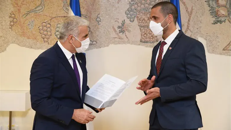 Yair Lapid meets Bahraini ambassador Khaled Yousef al-Jalahmah