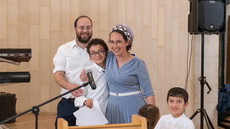 שירה ואריאל בחגיגת בר המצווה של אביחי