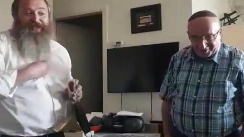 יעקב עם חנוך גכטמן