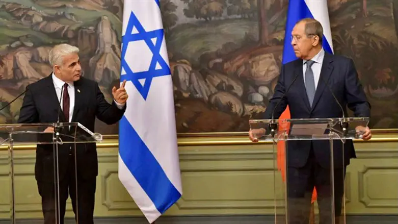 השר לפיד עם מקבילו לברור