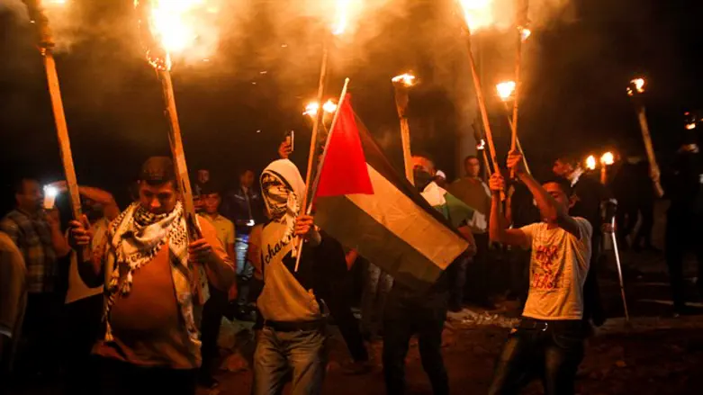 Rioters in Beita