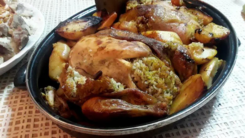 עוף ממולא באורז ובשר