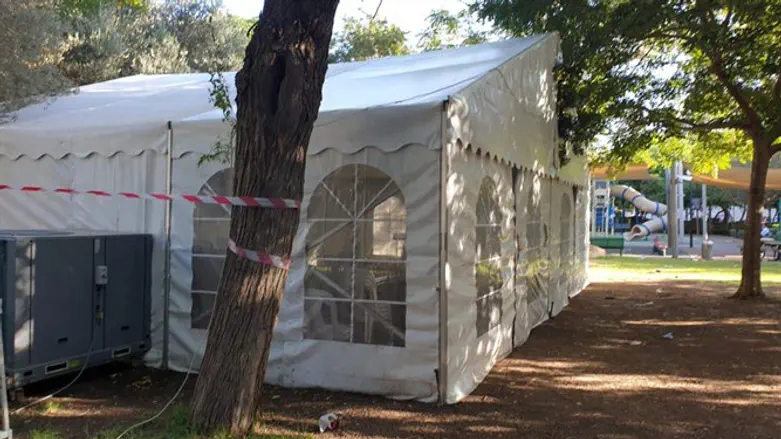 האוהל בו התקיימו התפילות 