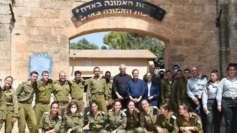 הנשיא עם החיילים