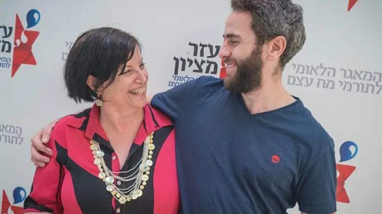 המפגש המרגש של דסי ותורם מח העצם