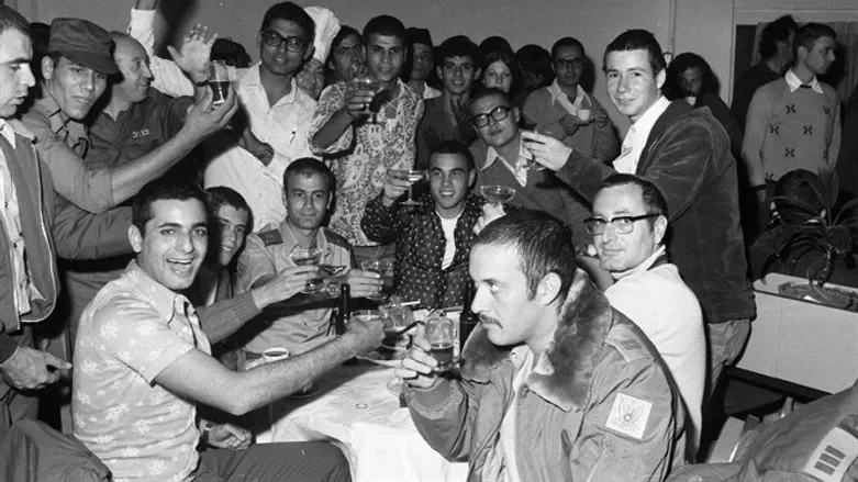 מסיבה לשבויים שחזרו ממצרים