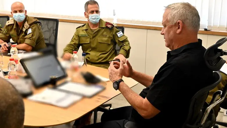 בני גנץ