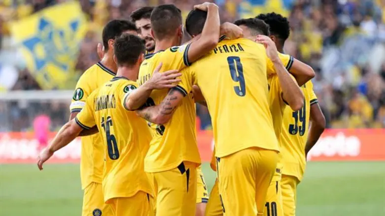 שחקני מכבי חוגגים הערב