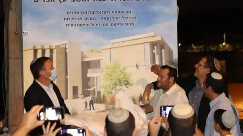 השר כהנא וח"כ טור פז בעץ אפרים