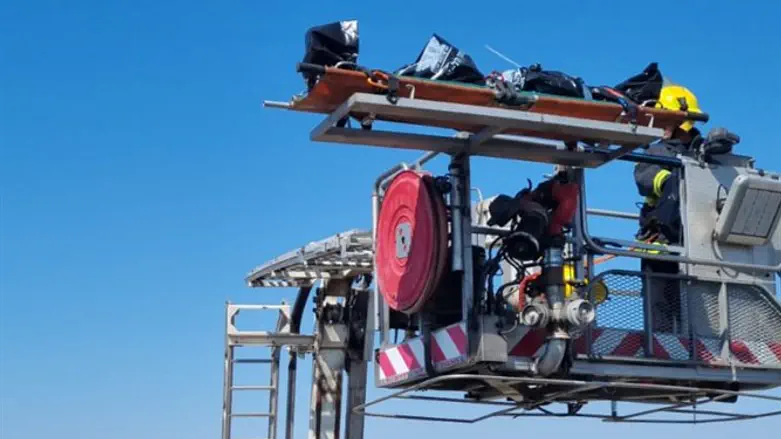 פועל בניין נהרג לאחר שנפגע מחפץ כבד