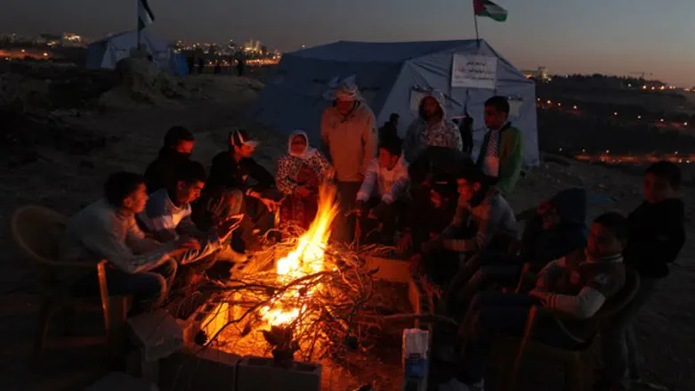 Незаконный палестинский форпост. Иллюстрация