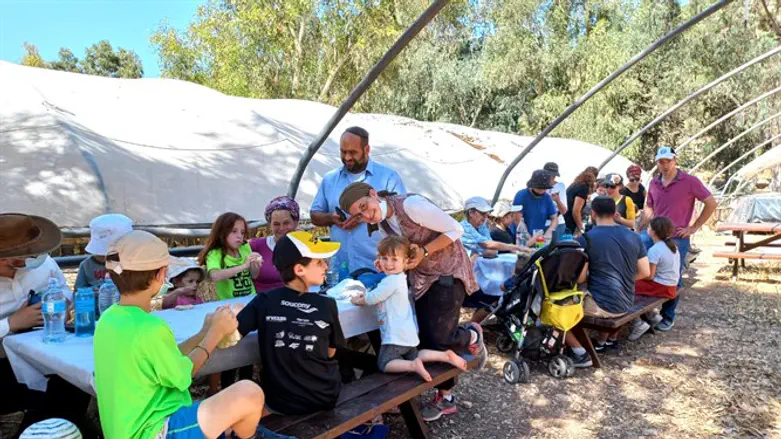 מבלים באתרי התיירות בגוש עציון