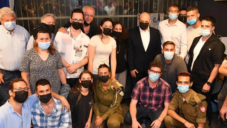 בנט והנדל בביקור