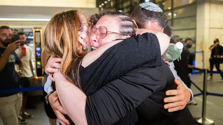 Hodaya Monsonego returns to Israel