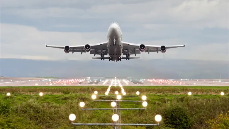 Взлёт самолета