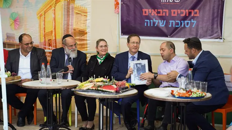 President Herzog visits Shalva Center