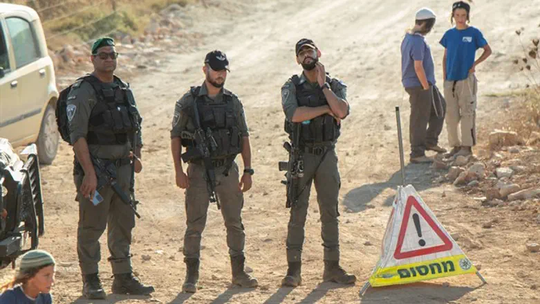 הלחץ הציבורי הכריע את הכף. המצור על גבעת קומי אורי ליד יצהר