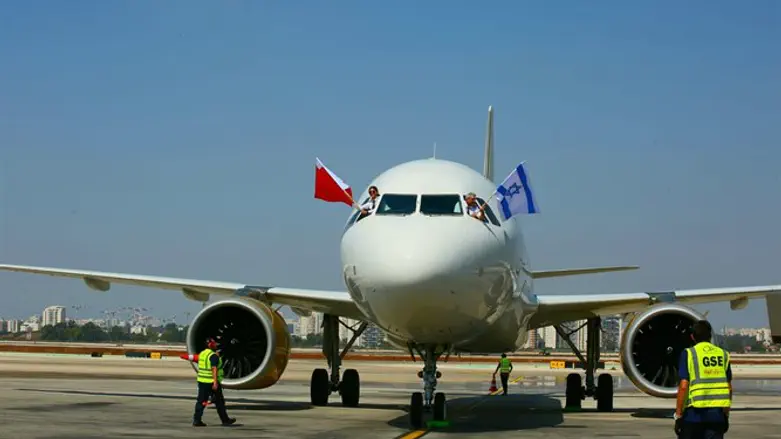 הטיסה המסחרית הראשונה מבחריין לישראל