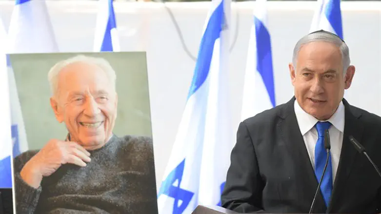 Биньямин Нетаньяху в Мемориале Шимона Переса