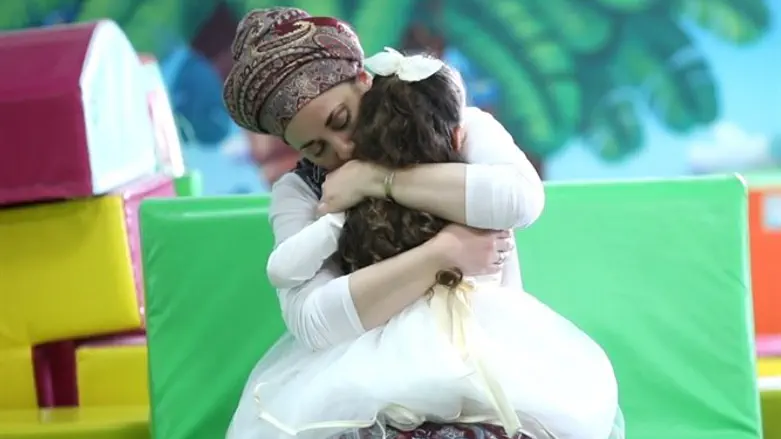 טובה גדות ובתה
