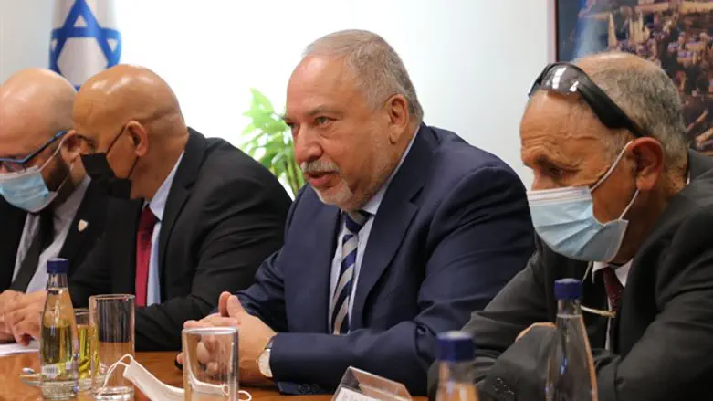 השר ליברמן במהלך הפגישה