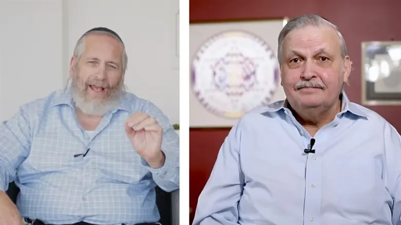 שמואל סקט (משמאל) והזוכה המאושר בדירה