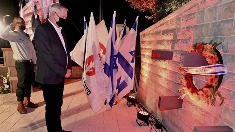בני גנץ