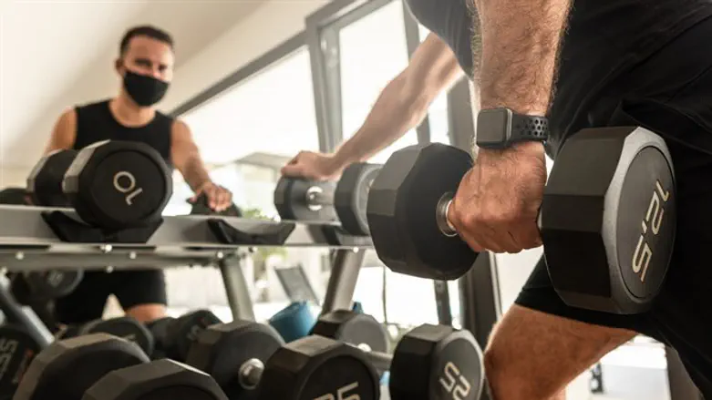 אימון בחדר כושר