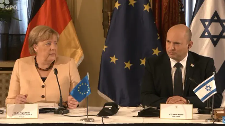 Chancellor Angela Merkel with PM NaftalI Bennett