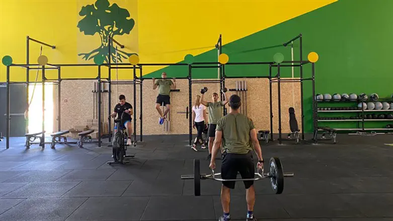 מתקנים חדשים וקרב מגע