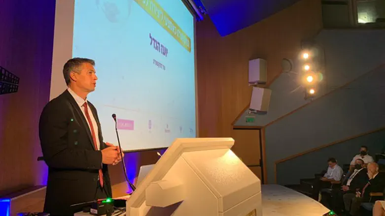 השר יועז הנדל בועידה