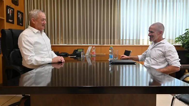 Бени Ганц и Ронен Бар