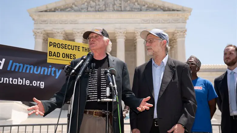 Ben Cohen and Jerry Greenfield