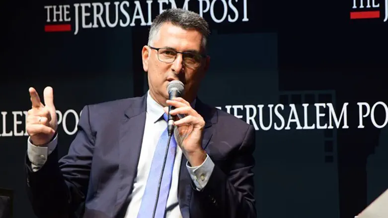 Гидеон Саар