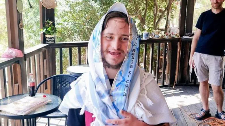 ישראל רנד עם הטלית