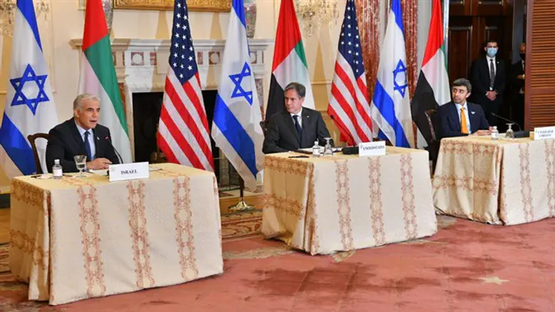 Яир Лапид на пресс-конференции