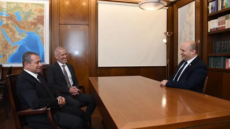 Bennett meets incoming, outgoing Shin Bet heads