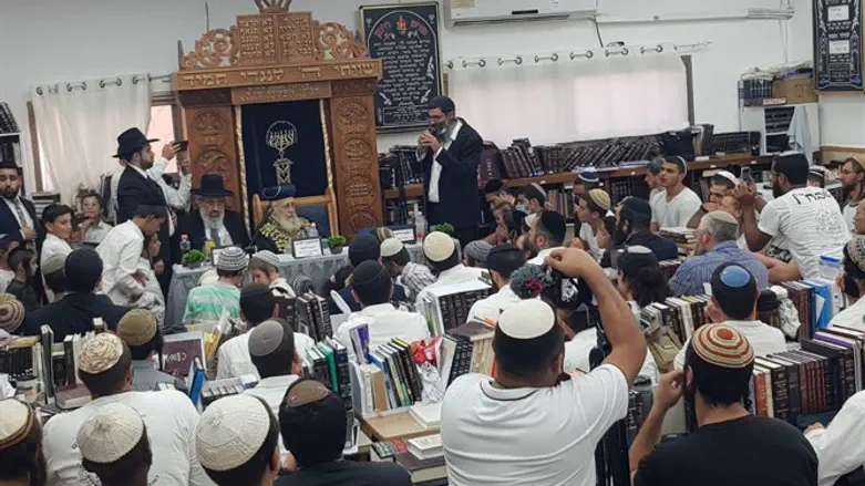 הראשון לציון הרב יצחק יוסף בגבעת אולגה