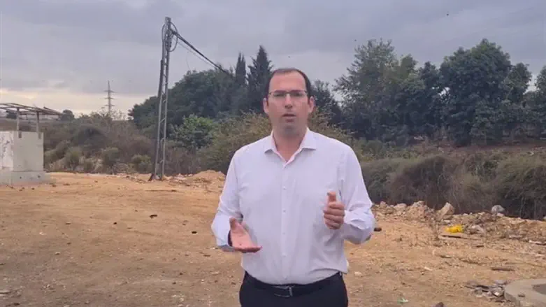 שמחה רוטמן מפגין על כביש 55