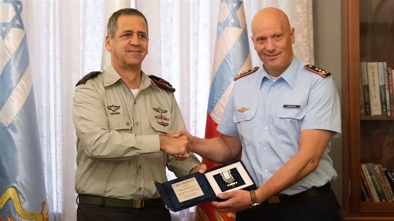 כוכבי ועמיתו הגרמני