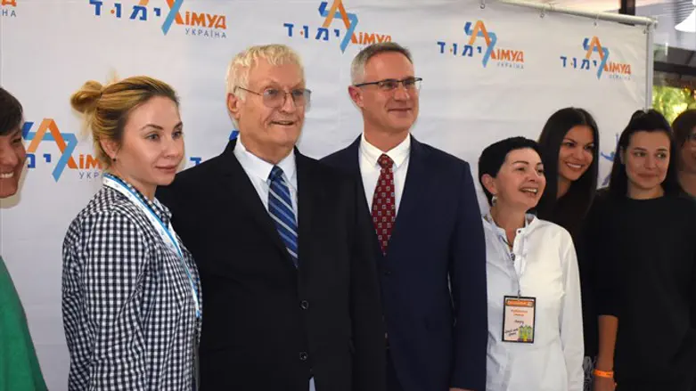 L-R: Valeriya Kholodova, Chaim Chesler, Michael Brodsky, and Galina Rybnikova