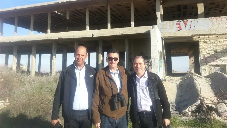 סילברשטיין ושר המשפטים סער בגבעת שאול המקראית