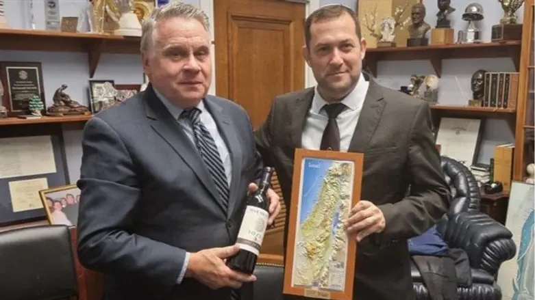 Йоси Даган и Крис Смит