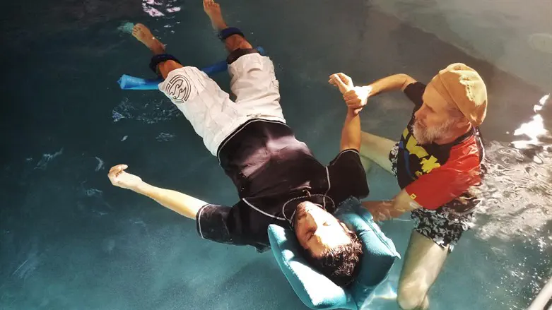 ציפה על פני המים שתציף לכם זכרונות ותחבר אתכם אל עולמכם הפנימי