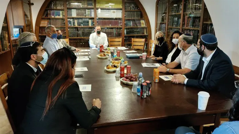  יהדות מקבלת ומחבקת