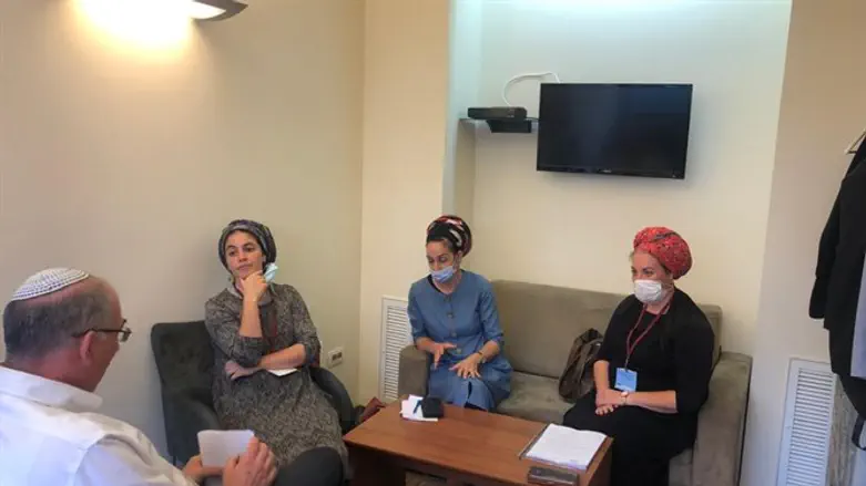 Forum members meeting with Yamina MK Nir Orbach