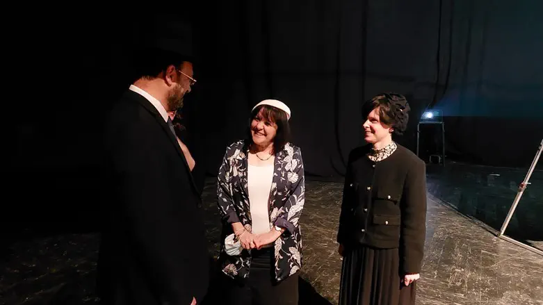 עליזה בלוך במעמד