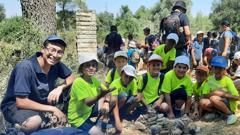 תנועת אריאל