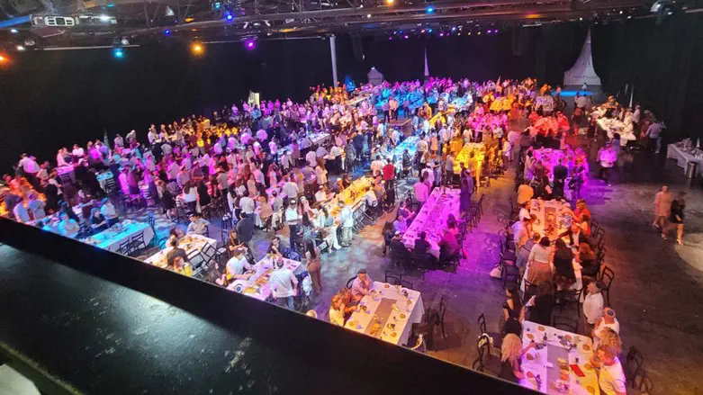 השבת העולמית בהאנגר 11