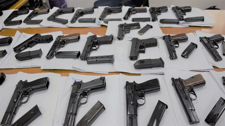 כלי נשק שנתפסו במגזר הערבי